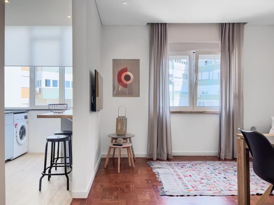 דירות Olaias Lisbon 2 Bed Near Metro 2 מראה חיצוני תמונה